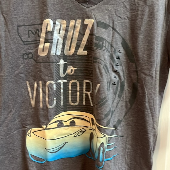 New women’s Disney tshirt size xl - Picture 3 of 3